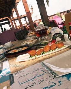 مطعم و كافيه قمرية في جدة
