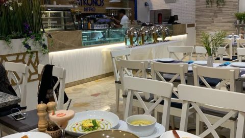 مطعم ميكونوس في جدة