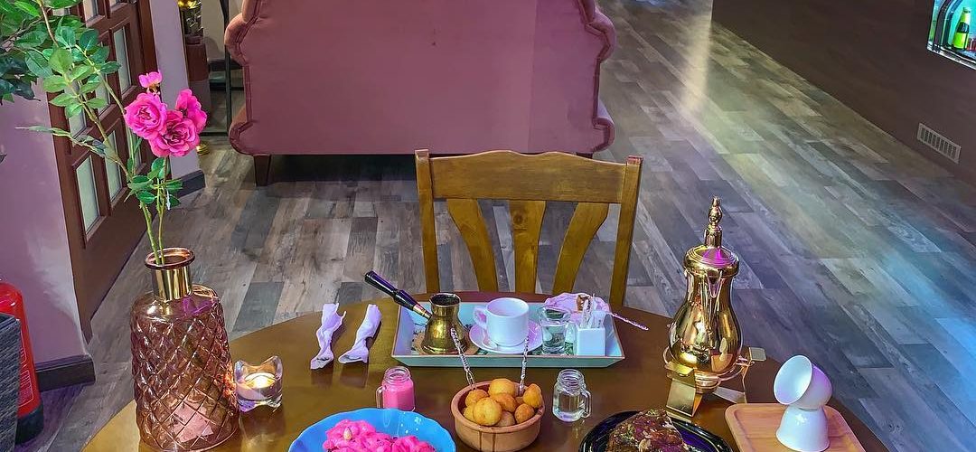 مقهى نصف قهوة النسائي في جدة