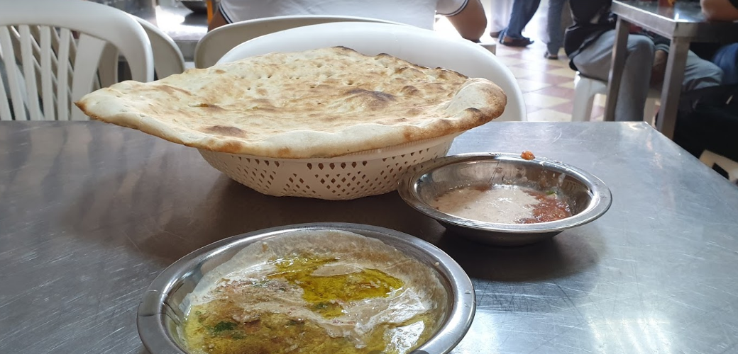 مطعم فول عباس جدة