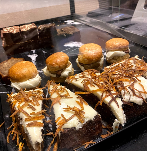 مطعم عدني بار جدة